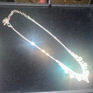 Elegant Silver Necklace with Crystal Accents